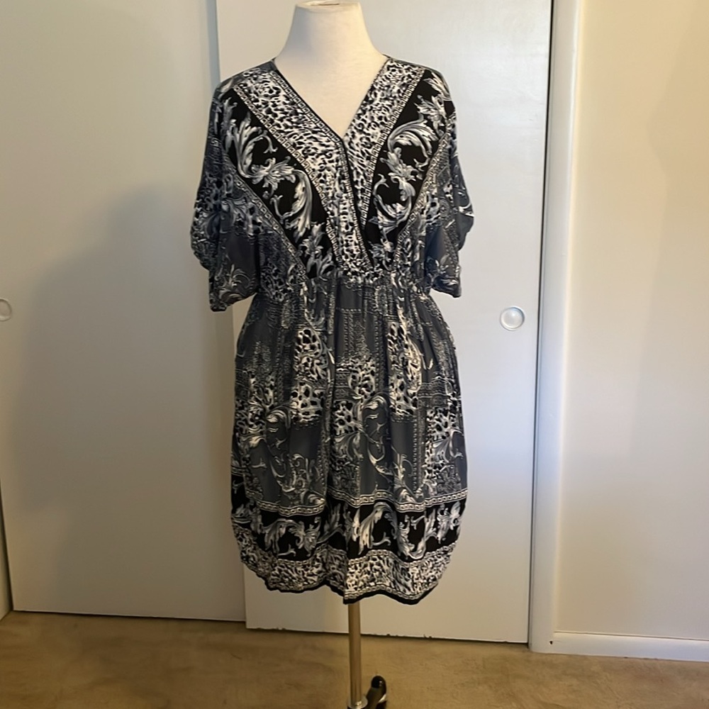 The Magic of Stevie&Lindsay- Lt/DkBlue/White patterned Dress. Plus size 3X. EUC.